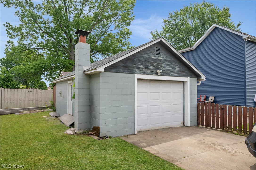 529 Park Avenue NW New Philadelphia OH 44663