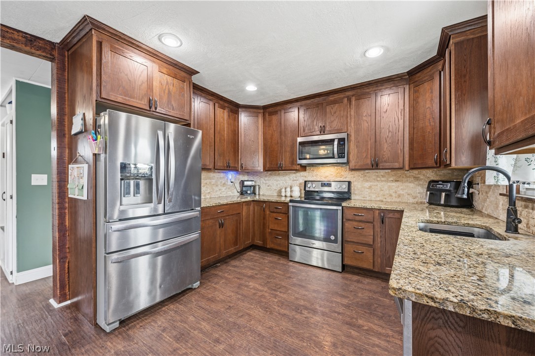 529 Park Avenue NW New Philadelphia OH 44663
