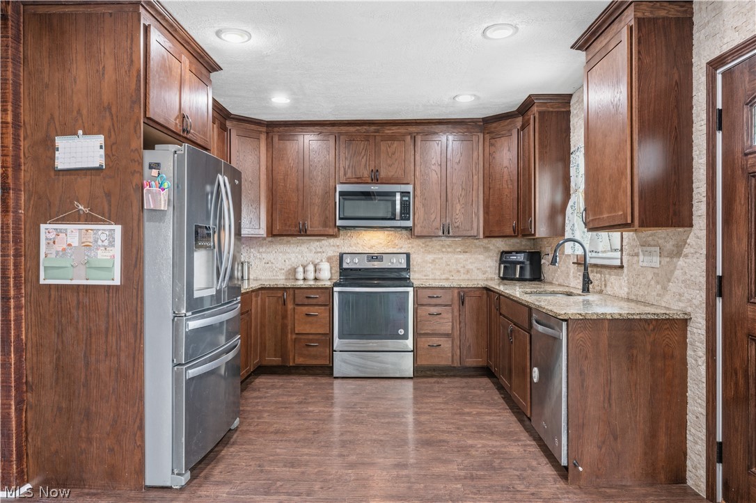 529 Park Avenue NW New Philadelphia OH 44663
