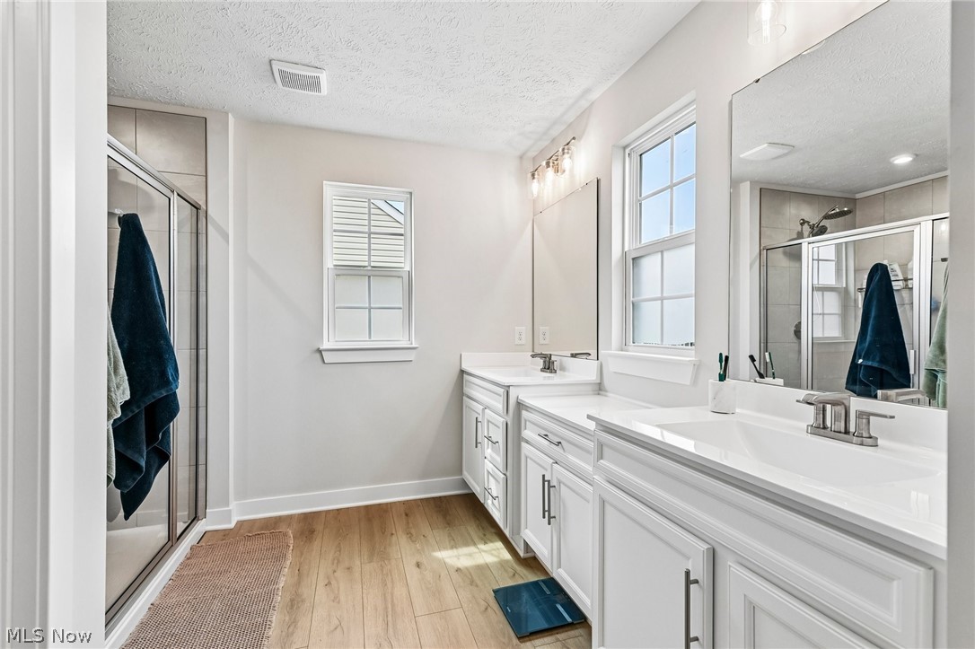 5580 Whispering Pines Lane Sheffield Village OH 44054