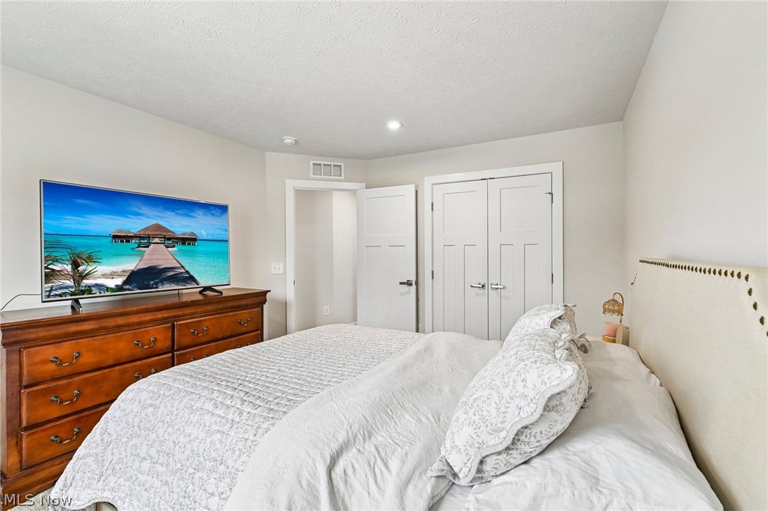 5580 Whispering Pines Lane Sheffield Village OH 44054