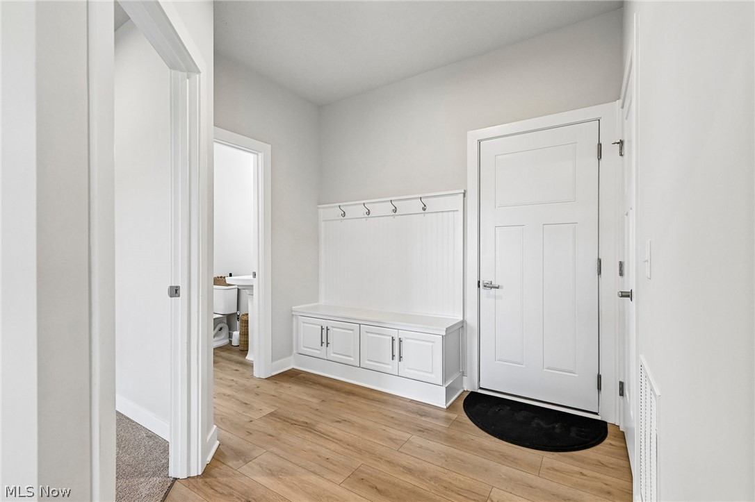 5580 Whispering Pines Lane Sheffield Village OH 44054