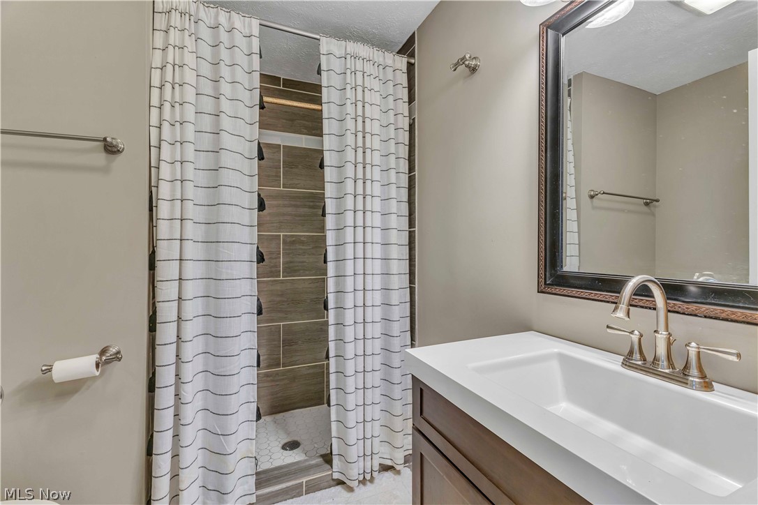 5284 Case Road North Ridgeville OH 44039