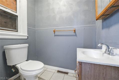 2182 E 80th Street Cleveland OH 44103