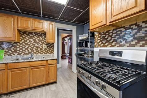 2182 E 80th Street Cleveland OH 44103