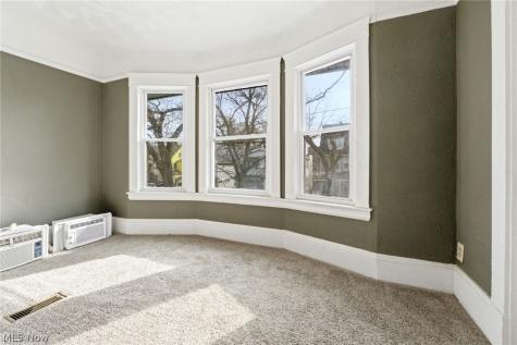2182 E 80th Street Cleveland OH 44103