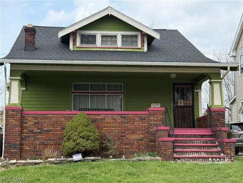 13207 S Parkway Garfield Heights OH 44105