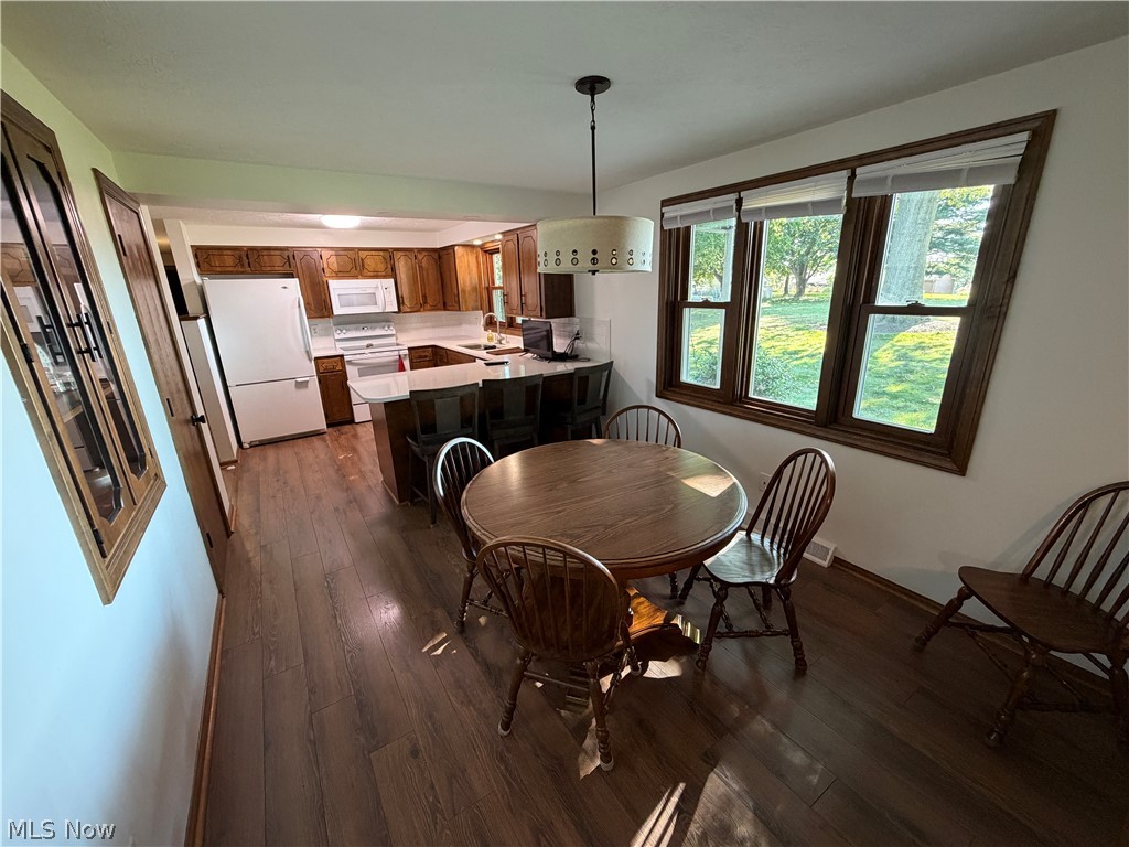 5319 Tanglewood Drive NE Louisville OH 44641