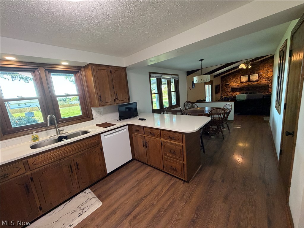5319 Tanglewood Drive NE Louisville OH 44641