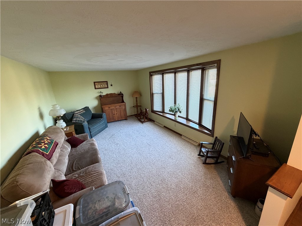 5319 Tanglewood Drive NE Louisville OH 44641