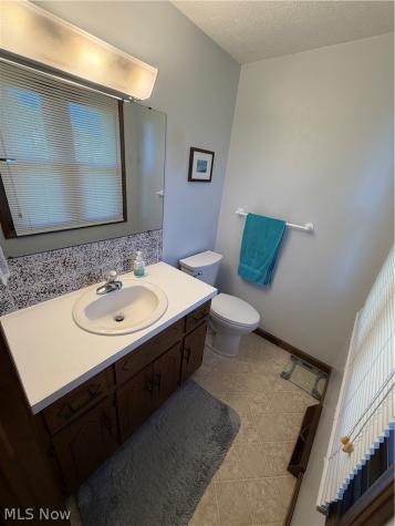 5319 Tanglewood Drive NE Louisville OH 44641