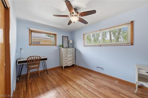 7263 Oakwood Road Parma OH 44130