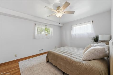 7263 Oakwood Road Parma OH 44130