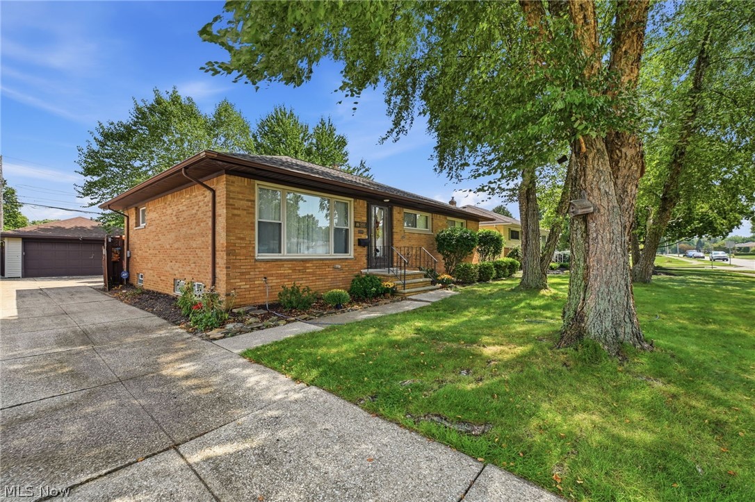7263 Oakwood Road Parma OH 44130