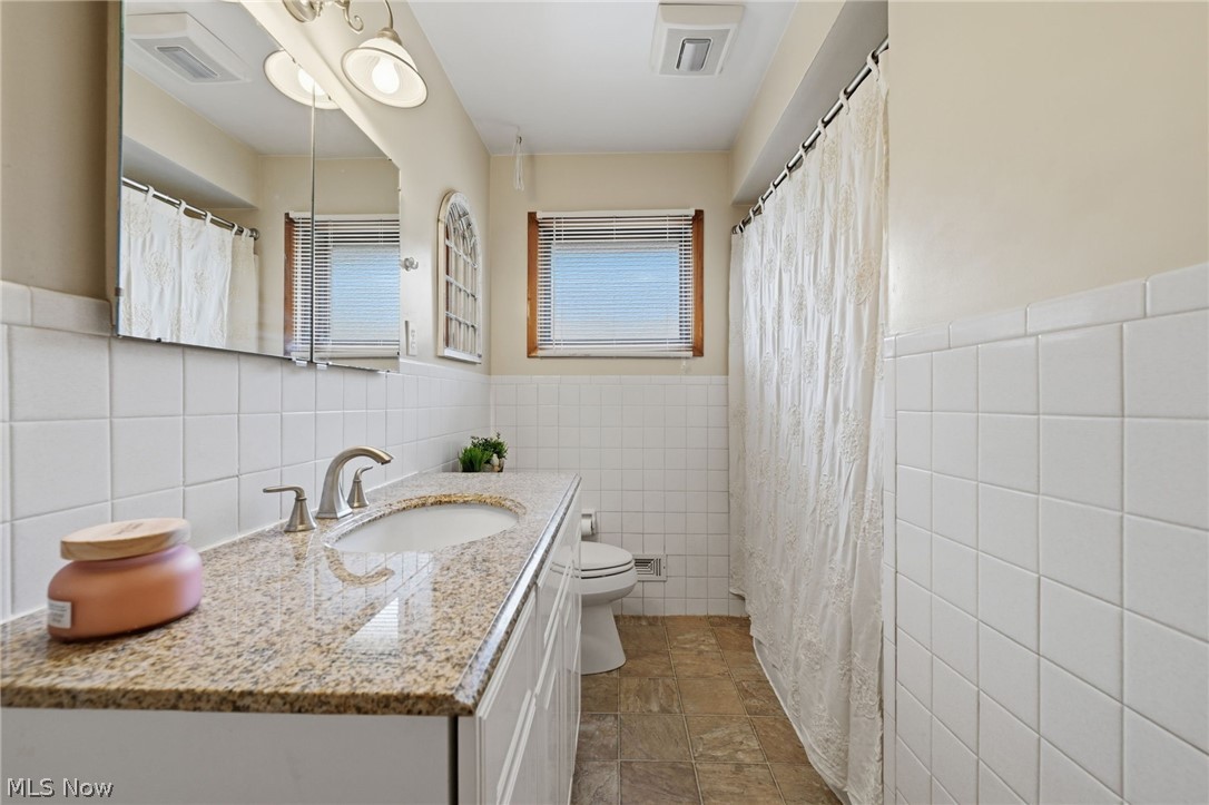 7263 Oakwood Road Parma OH 44130