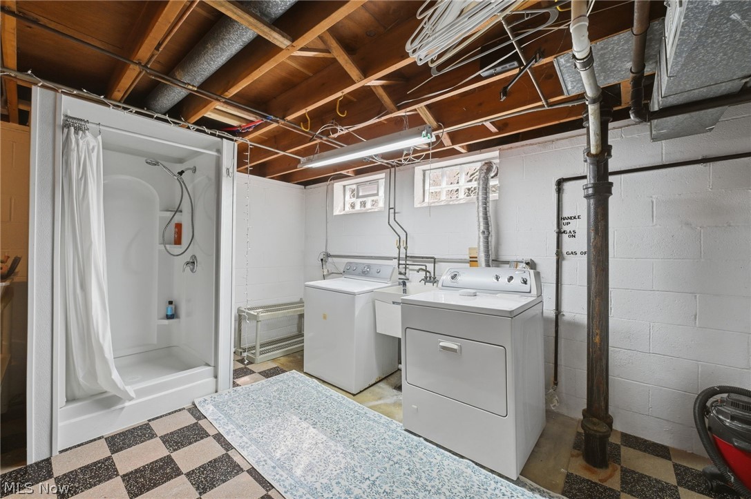 7263 Oakwood Road Parma OH 44130