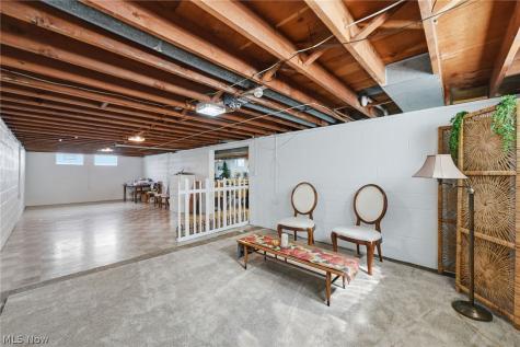 7263 Oakwood Road Parma OH 44130