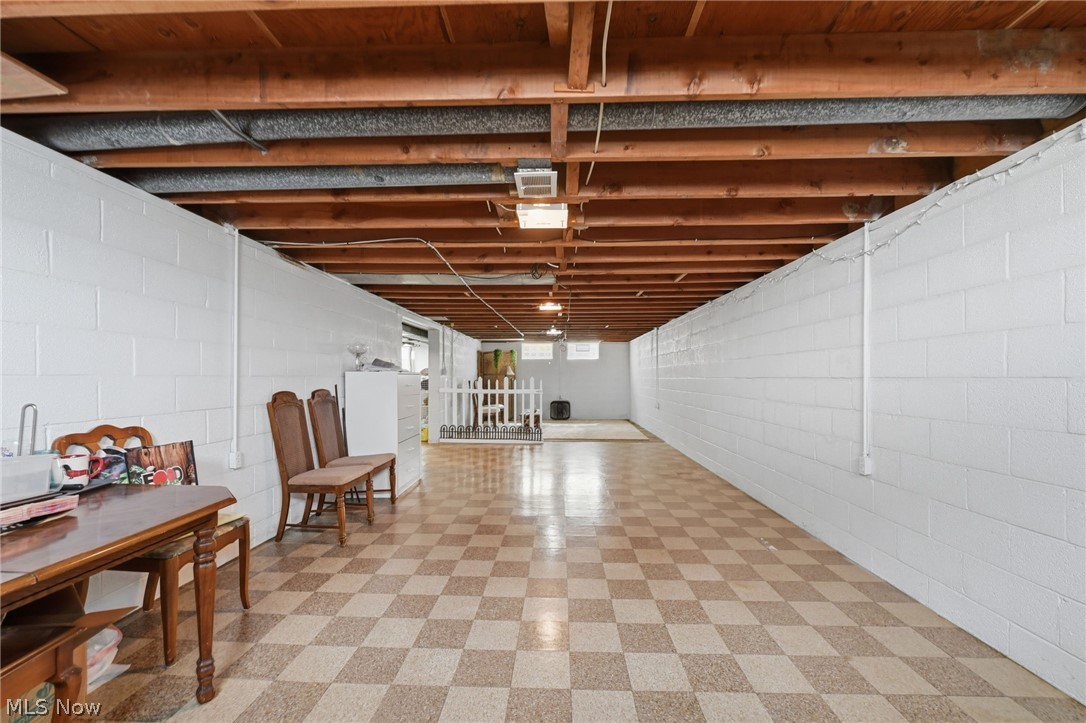 7263 Oakwood Road Parma OH 44130
