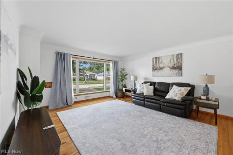 7263 Oakwood Road Parma OH 44130