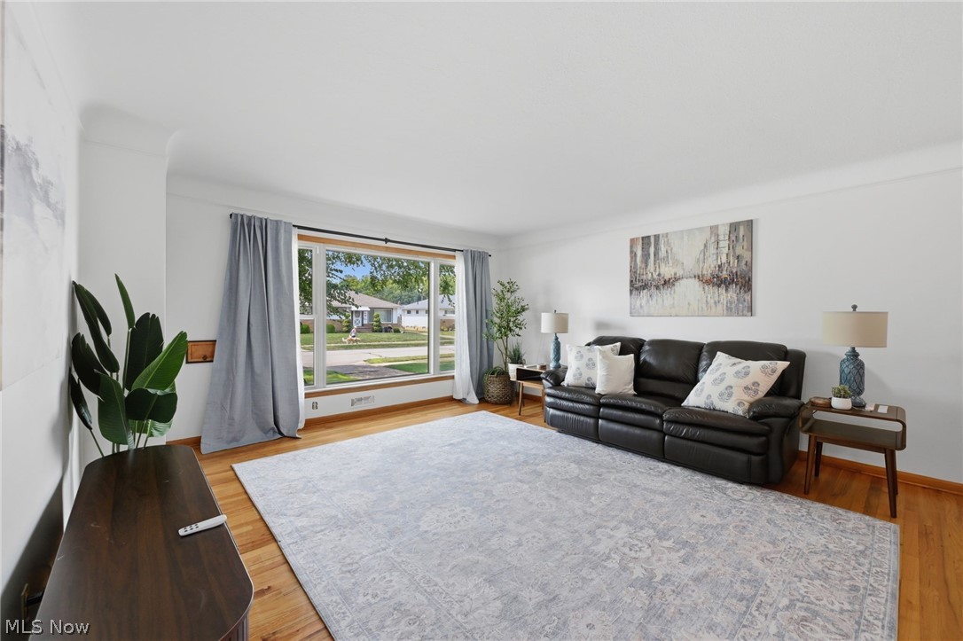 7263 Oakwood Road Parma OH 44130
