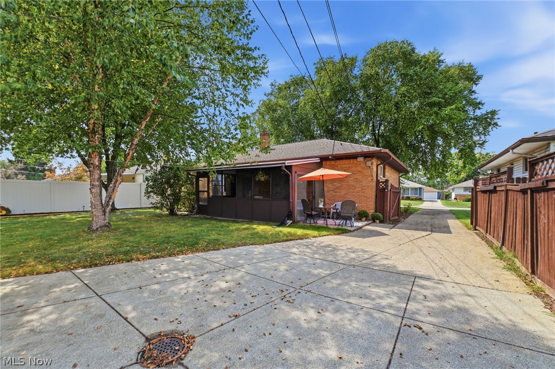 7263 Oakwood Road Parma OH 44130