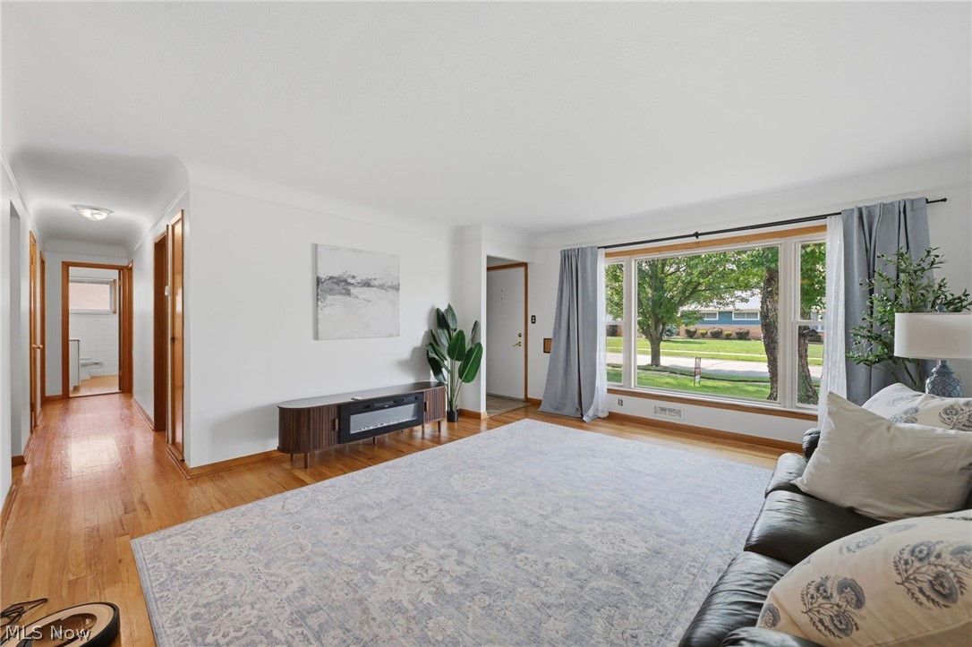 7263 Oakwood Road Parma OH 44130