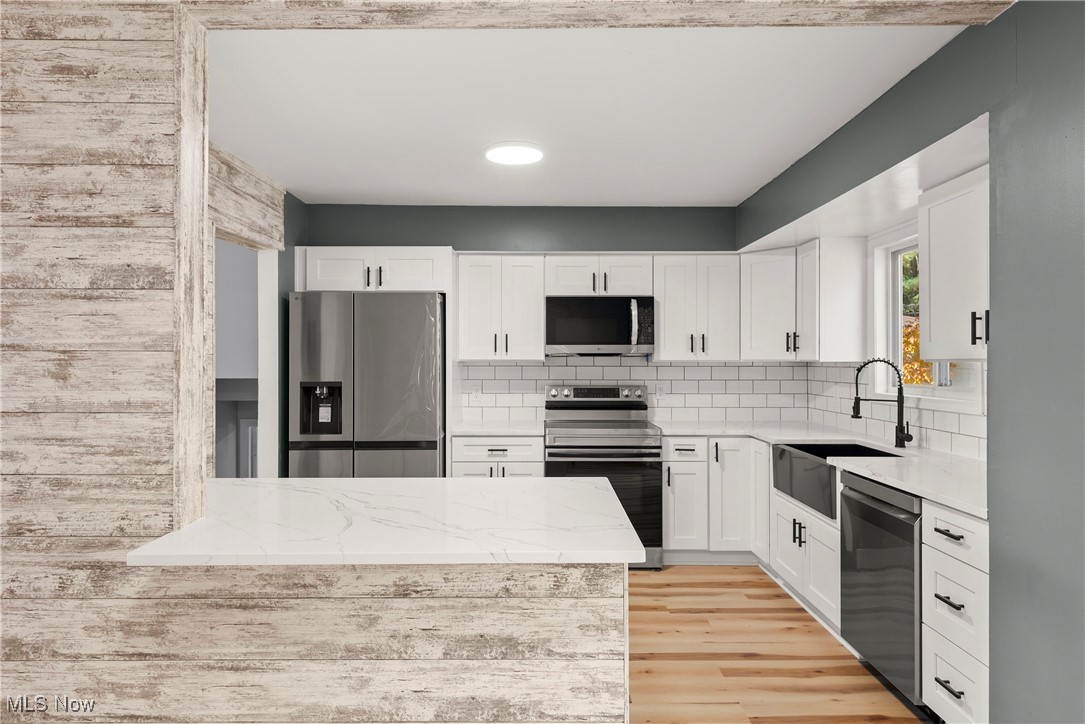 24114 Vincent Drive North Olmsted OH 44070