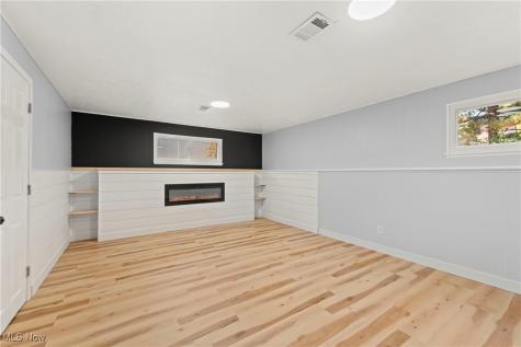 24114 Vincent Drive North Olmsted OH 44070