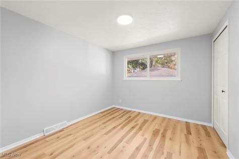 24114 Vincent Drive North Olmsted OH 44070