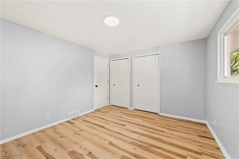 24114 Vincent Drive North Olmsted OH 44070