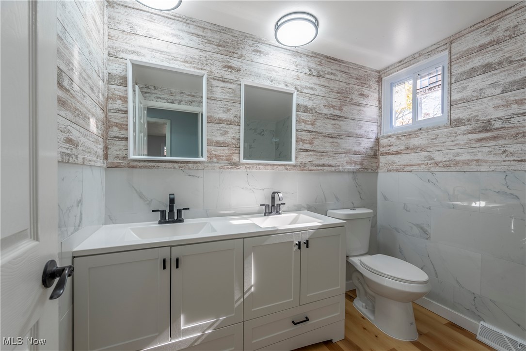 24114 Vincent Drive North Olmsted OH 44070