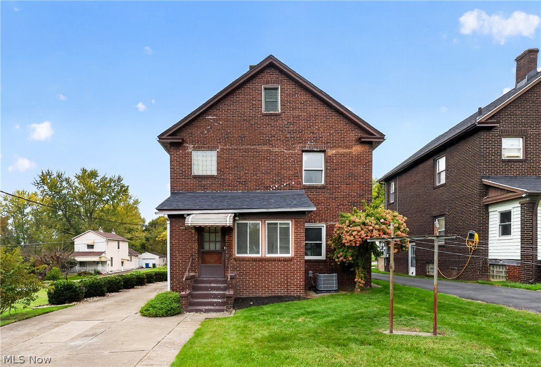 131 Madison Street Campbell OH 44405