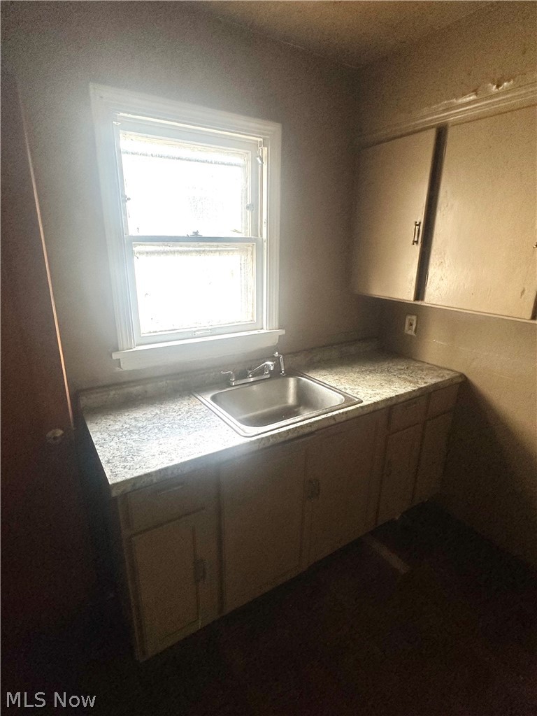 3927 E 153rd Street Cleveland OH 44128