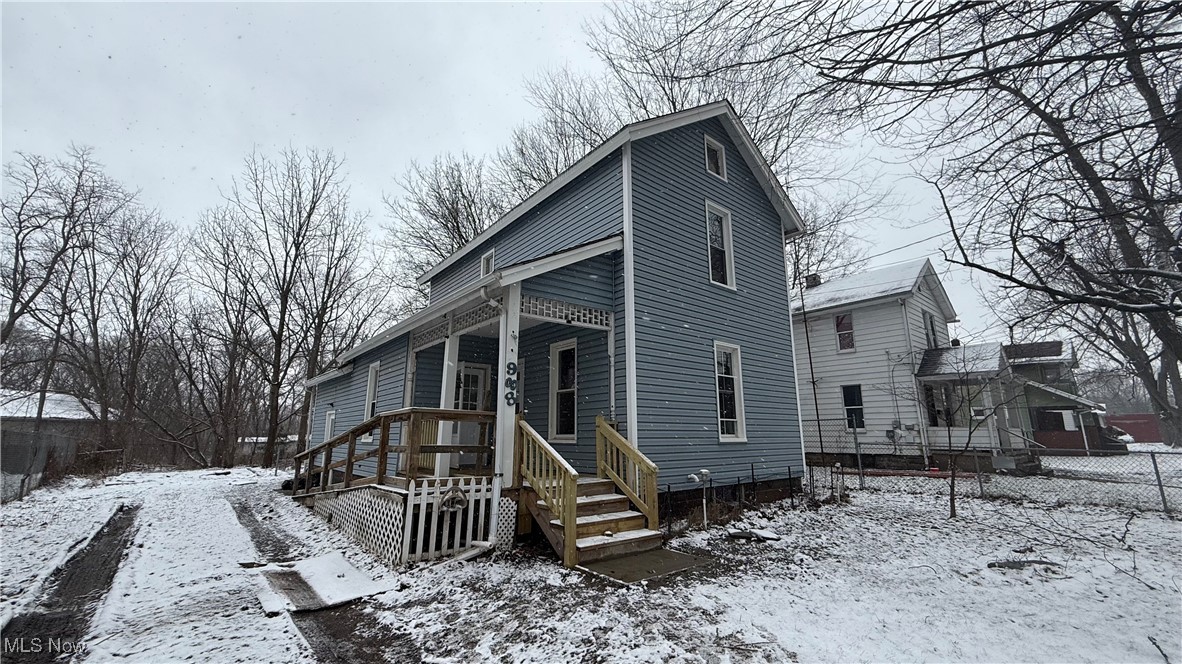 988 East Avenue SE Warren OH 44484