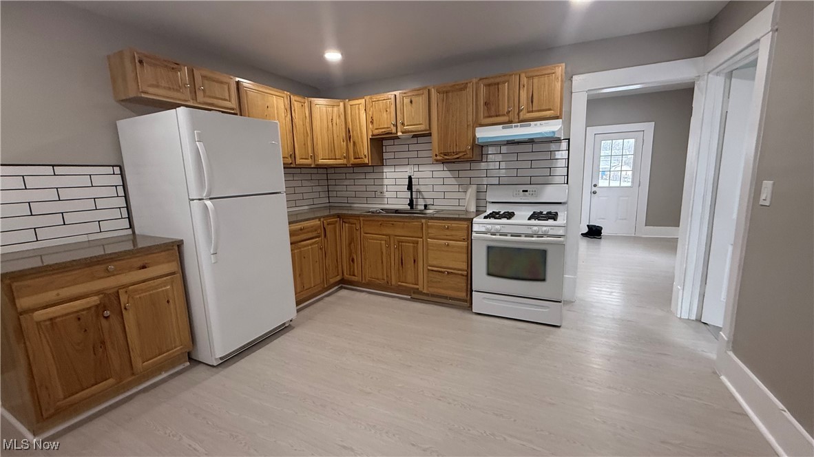 988 East Avenue SE Warren OH 44484