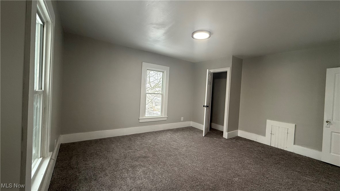 988 East Avenue SE Warren OH 44484