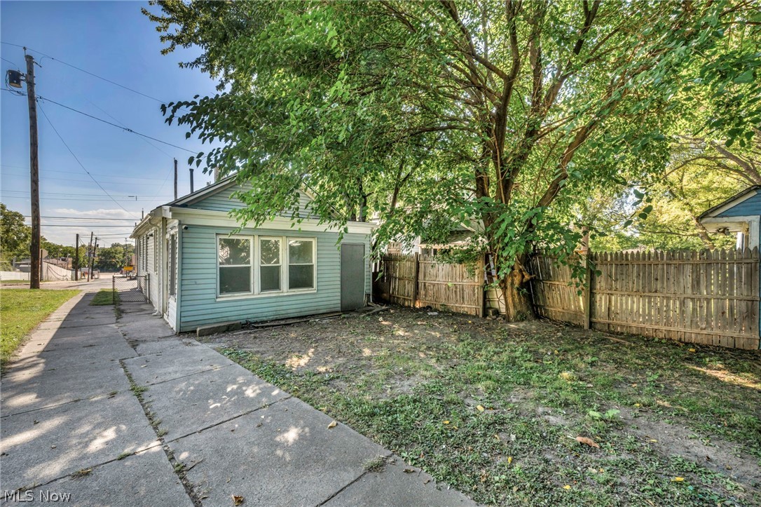5101 Dalton Avenue Cleveland OH 44127