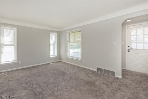 8207 Garfield Boulevard Garfield Heights OH 44125