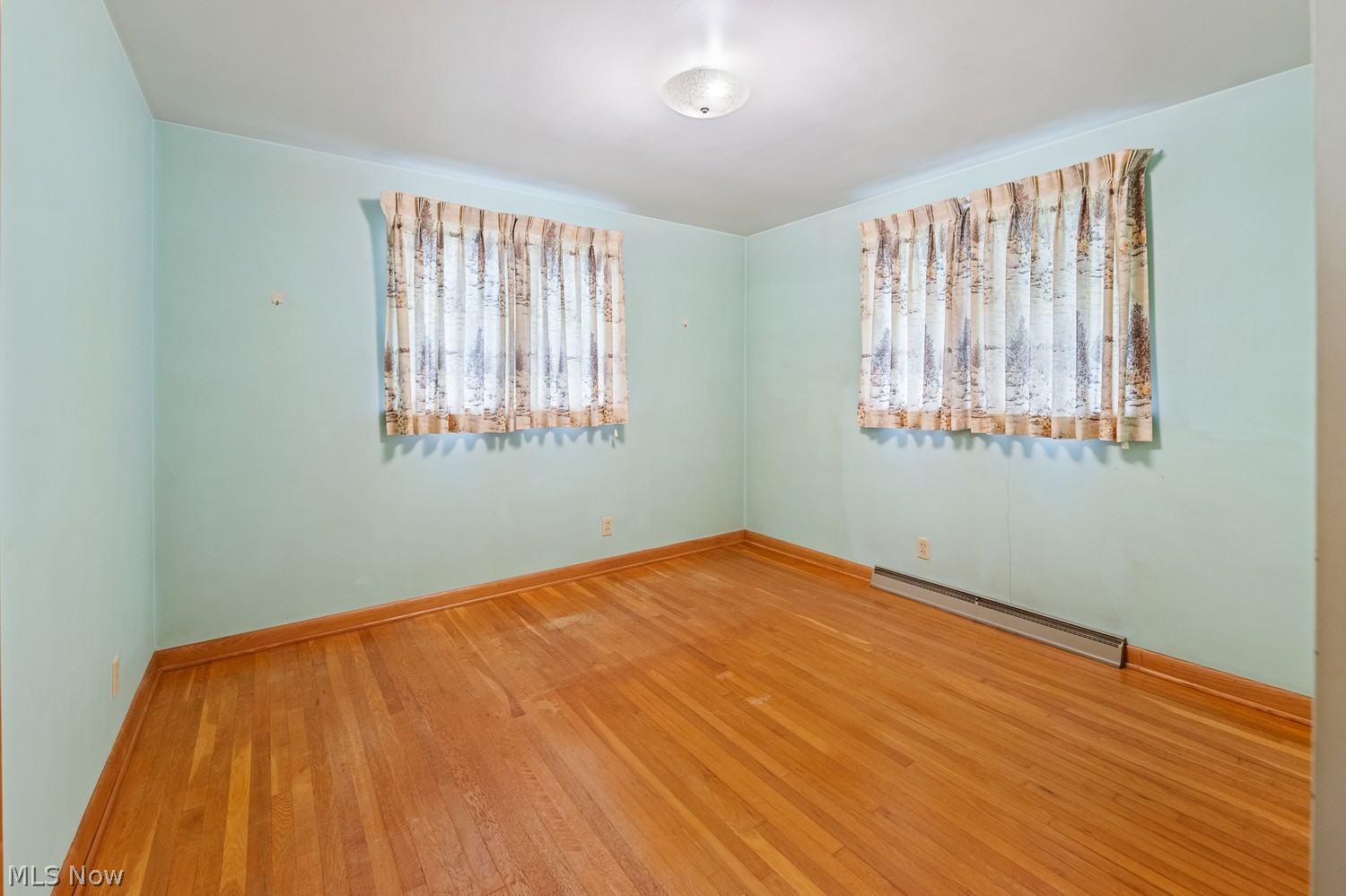 2520 Hollyview Street NE Canton OH 44721