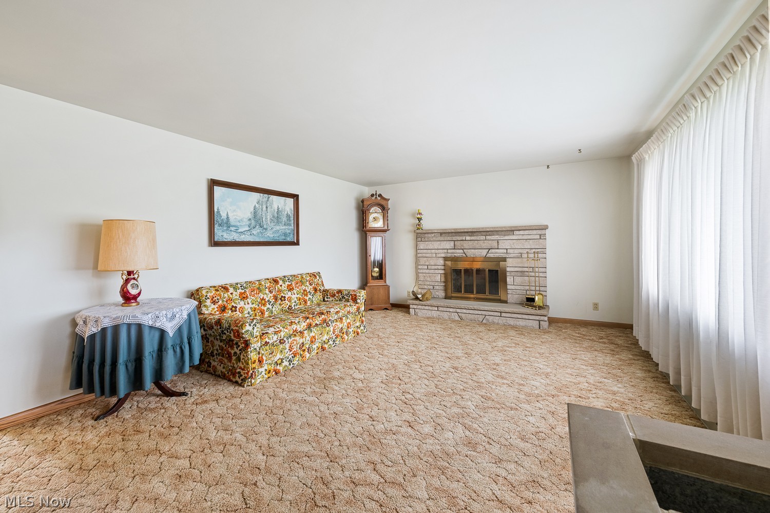 2520 Hollyview Street NE Canton OH 44721