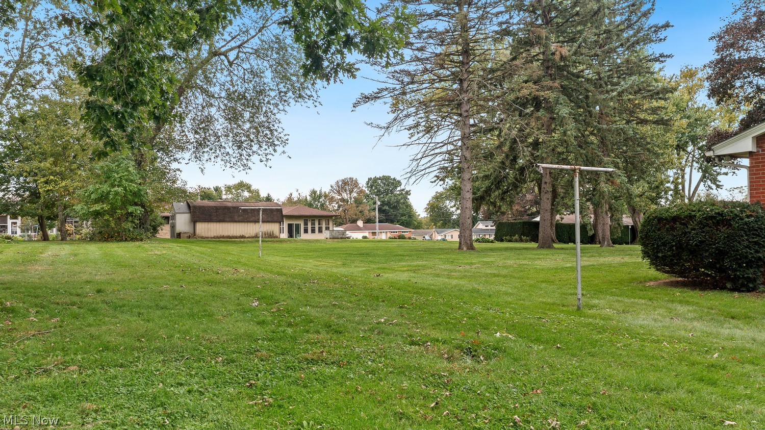 2520 Hollyview Street NE Canton OH 44721