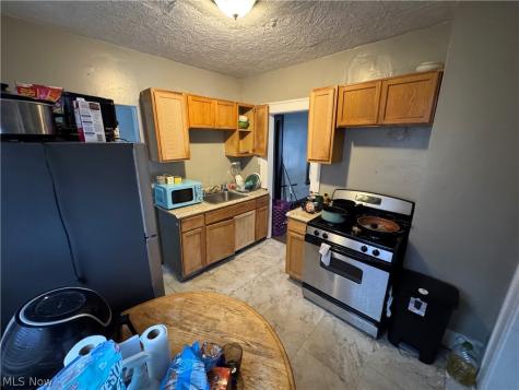 974 E 144th Street Cleveland OH 44110