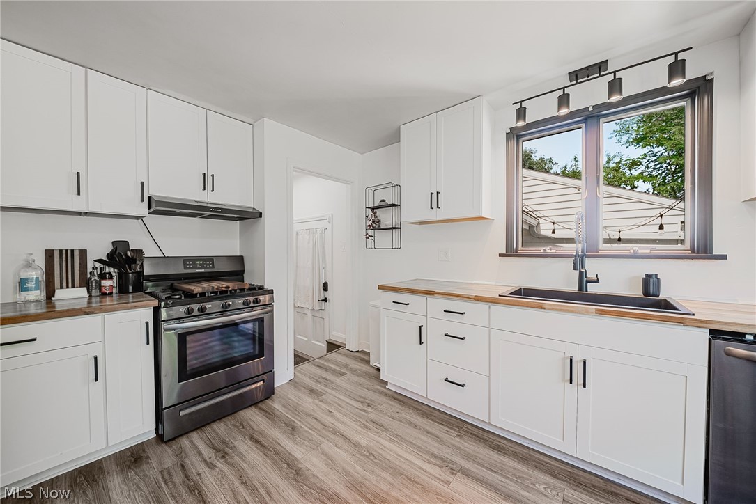 107 Cooper Foster Park Road Amherst OH 44001
