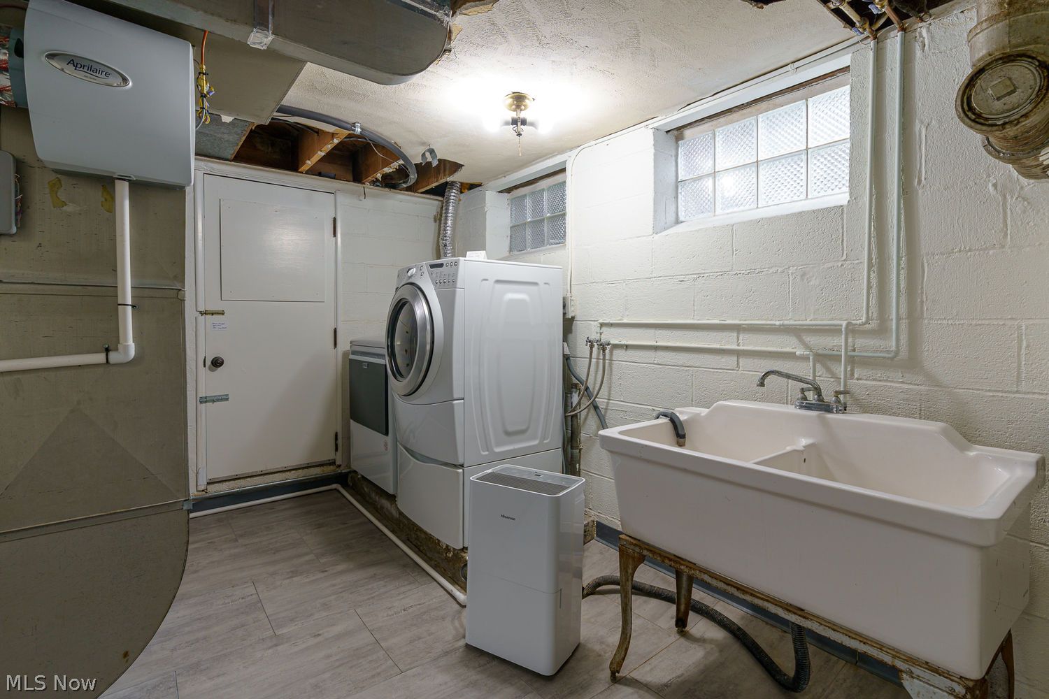 4421 W Ranchview Avenue North Olmsted OH 44070