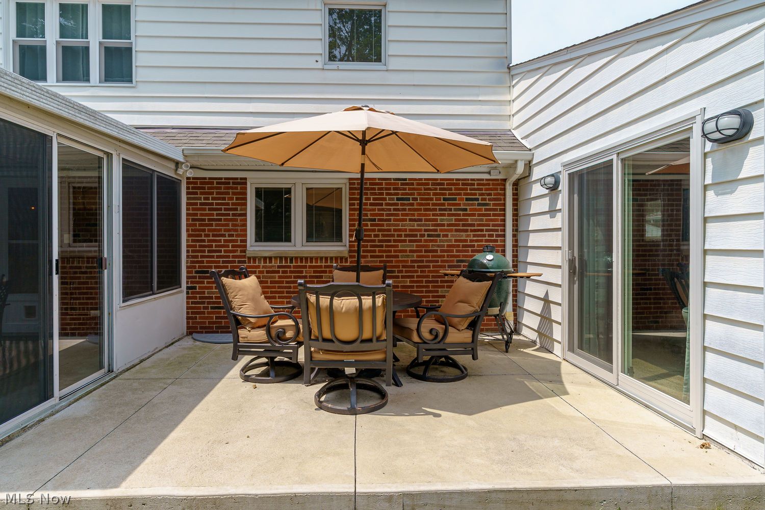 4421 W Ranchview Avenue North Olmsted OH 44070
