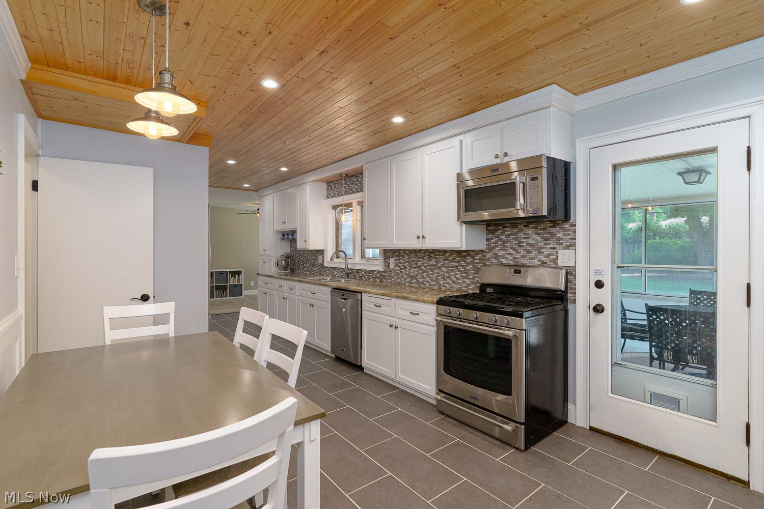 4421 W Ranchview Avenue North Olmsted OH 44070