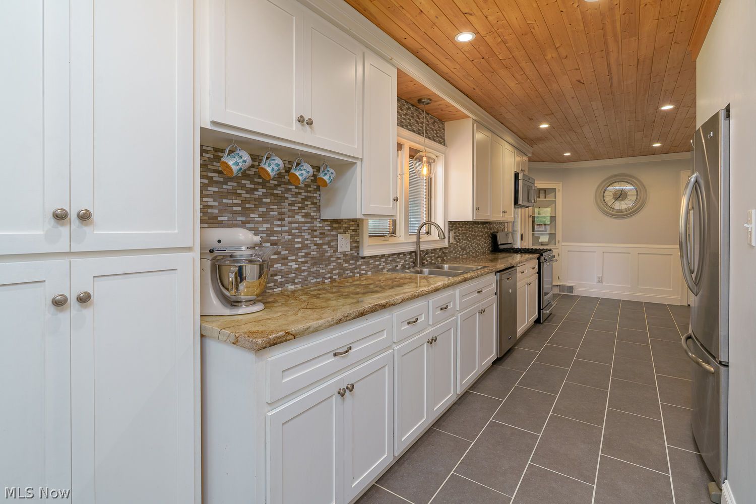 4421 W Ranchview Avenue North Olmsted OH 44070