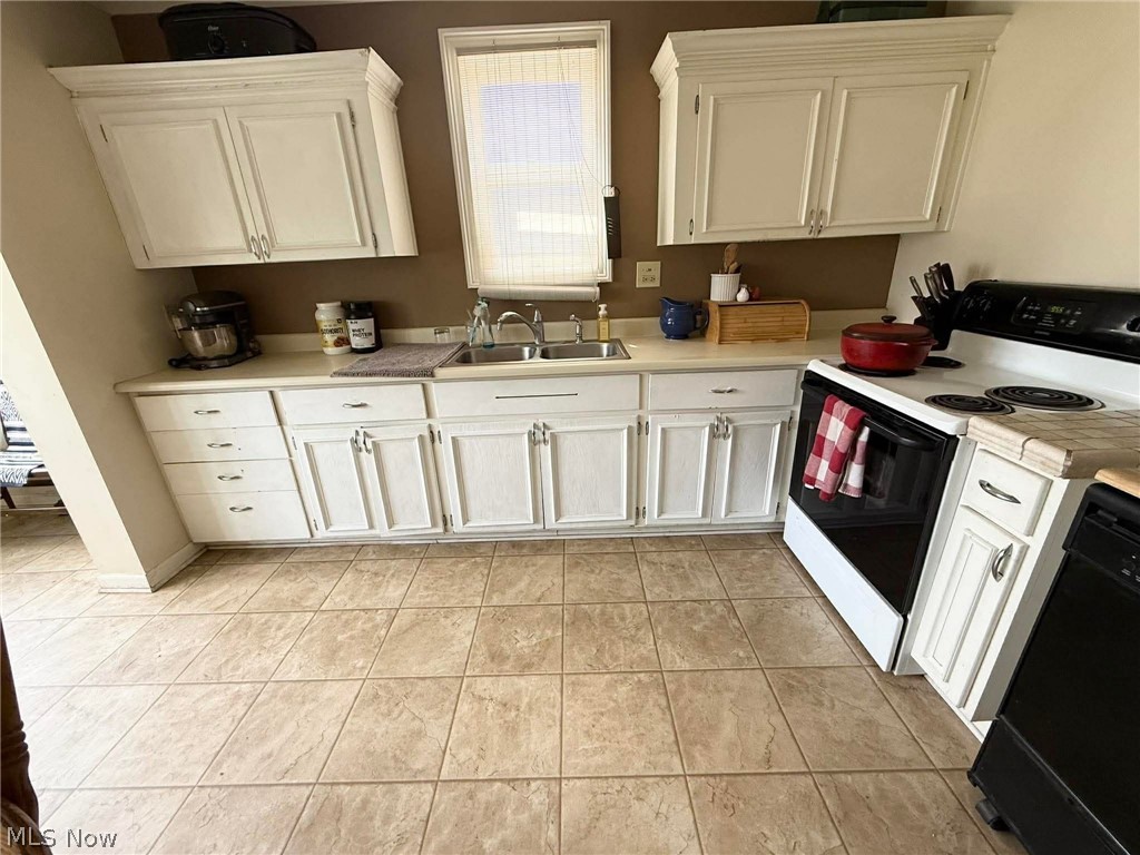 426 W 4th Street Uhrichsville OH 44683
