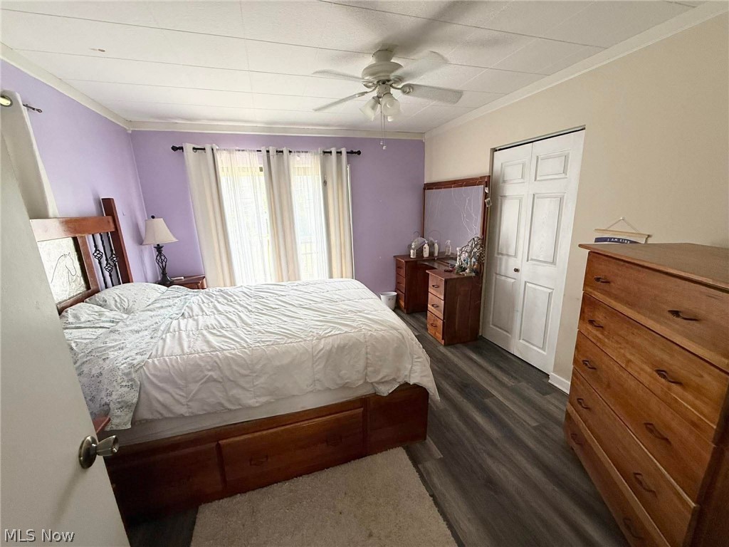426 W 4th Street Uhrichsville OH 44683