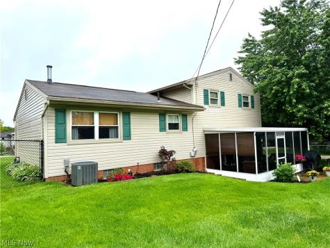 5161 Burlawn Street NW Canton OH 44708
